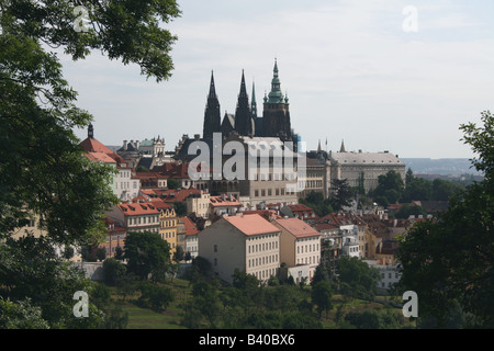 Pragerburg gesehen von Petrin Park Tschechien Juni 2008 Stockfoto