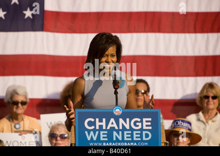 Michelle Obama spricht Anhängern zu einer UVA-Rallye. Stockfoto