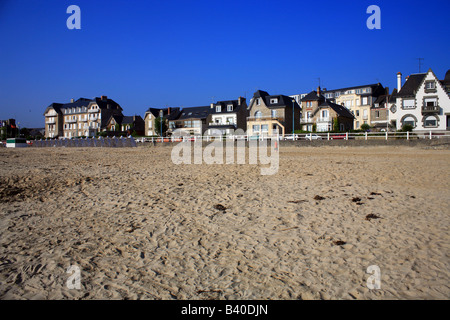 La Grande Plage bei Ebbe, St Cast le Guildo, Cotes d'Armour, Bretagne, Frankreich, Europa Stockfoto