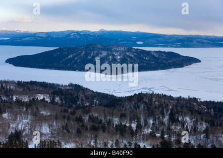 Akan Nationalpark Hokkaido Insel Japan gefrorenen See Kussharo Blick vom Bihoro pass Stockfoto