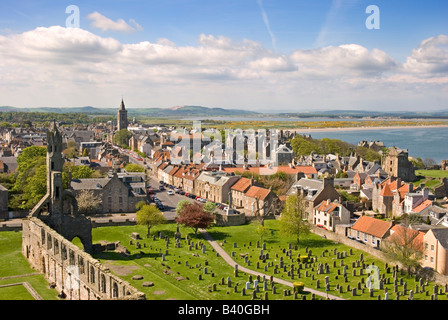 Blick von St. Andrews von der Spitze des St Regeln Kirchturm, Kathedrale St. Andrews, Schottland Stockfoto