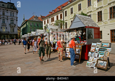 Souvenirstände in Hlavné auch Bratislava Slowakei Stockfoto