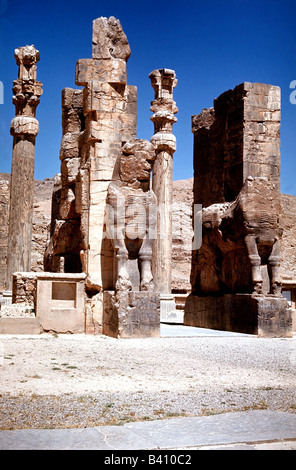 Geographie/Reise, Iran, Persepolis (Parsa), erbaut ab 518 v. Chr., zerstört 330 v. Chr., Kapitel der Säule, Propylae von Xerxes I., damon, UNESCO, Weltkulturerbe, gegründet von Dareios I., Sommerresidenz der Achämener, niedergebrannt von Mazedonias von Alexander dem großen, persischen Königreich, Antike, Geschichte, Geschichte, Antike, König, König Großer König, achämenische bildende Künste, Stockfoto