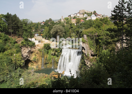 Wasserfall unter der Stadt Jajce, Bosnien und Herzegowina Stockfoto