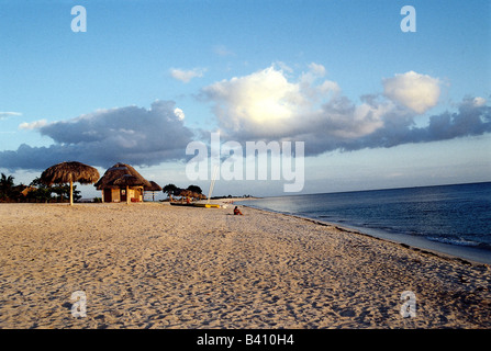 Geographie / Reisen, Kuba, Varadero, Mittelamerika, Strandurlaub, Urlaub, Urlaub, Strand Häuser, Haus, Sand, Wolken, Carib Stockfoto