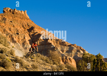 Chance Wright reitet JEM Trail in der Nähe von Virgin Utah Modell veröffentlicht Stockfoto