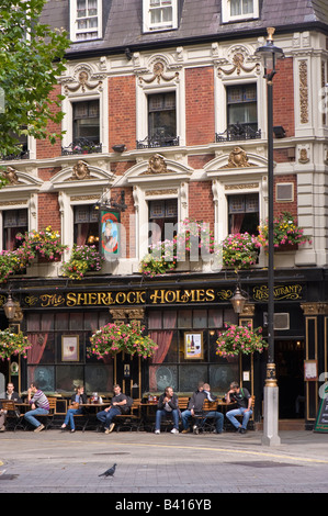 Die Sherlock Holmes Pub im Northumberland Avenue WC2 London Vereinigtes Königreich Stockfoto