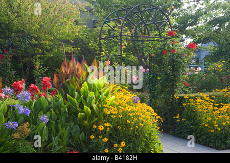 WA, Seattle, Carl S. English, Jr., Garten am Hiram M. Chittenden Locks Stockfoto