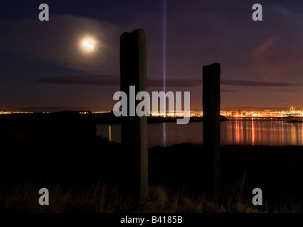 Die Kunstwerke, Bühnen, vom Bildhauer Richard Serra und Imagine Peace Tower von Yoko Ono auf Videy Island, Reykjavik, Island Stockfoto