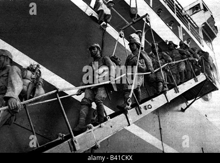 Zweiter Chinesisch-Japanischer Krieg, 1937 - 1945, japanische Soldaten landen bei Wusung, 1941, Asien, China, historisch, historisch, 20. Jahrhundert, vierziger Jahre, Militär, Infanterie, Gangway, Treppe, Japanisch, Menschen, Stockfoto