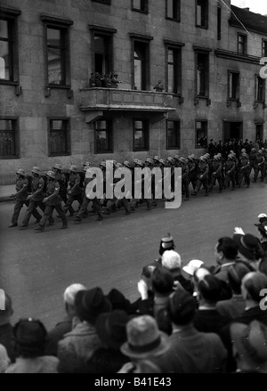 Nationalsozialismus/Nationalsozialismus, Politik, Annektierung Österreichs 1938, Parade des österreichischen 15. Infanterieregiments, Berlin, 24.3.1938, Stockfoto