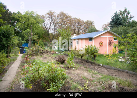 ein rosa Sommerhaus in Berlin-Deutschland Stockfoto