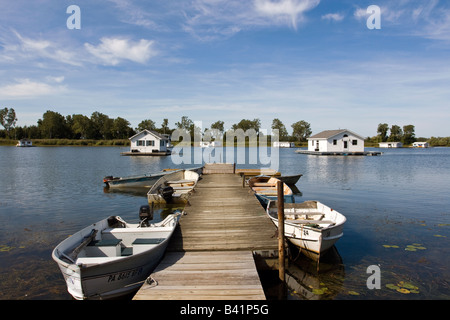 Häuser auf dem See im Presque Isle State Park, Erie, PA, USA. Stockfoto