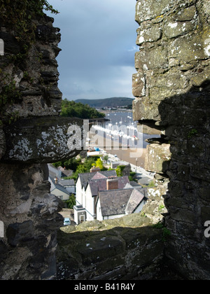 Ansicht des Conwy von den Zinnen des Conwy Castle Stockfoto