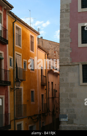 Bemalten Häusern in Cuenca, Spanien. Stockfoto