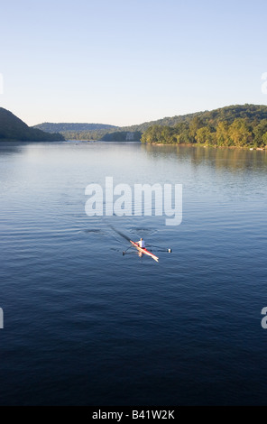 Ruderer am Delaware River Stockfoto