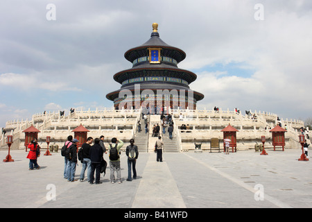 Touristen vor der Halle des Gebets für gute Ernten, Peking, China Stockfoto