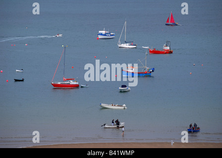 Aussicht auf den Strand bei Sonnenuntergang, Tenby, Carmarthen Bay, Pembrokeshire, Wales, Vereinigtes Königreich Stockfoto