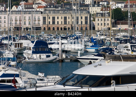 Finanzielle Zentrum und Marina, St. Peter Port, Guernsey. Stockfoto