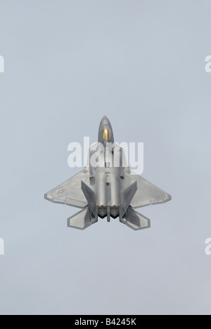 Moderne und Stealth-amerikanische Kampfjet F-22A Raptor Klettern auf vertikale - Arctic Thunder Airshow 2008-Anchorage - Alaska - USA Stockfoto