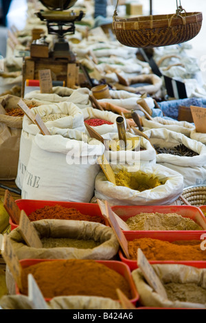 Bunter Markt in Collioure Frankreich Stockfoto