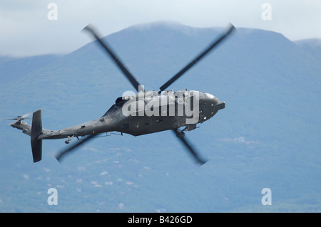 Hubschrauber Sikorsky UH-60 Black Hawk drehen, Elmendorf Air Force Base in Anchorage, Alaska, Usa Stockfoto