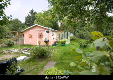 ein rosa Sommerhaus in Berlin-Deutschland Stockfoto