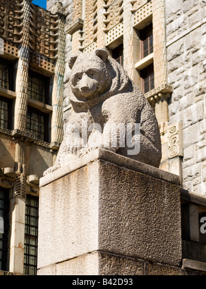 Tragen Sie Skulptur am nationalen Museum von Finnland (1905 – 1910), Helsinki, Finnland Stockfoto