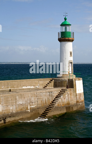 Das Steuerbord Licht Tudy Hafeneinfahrt (Groix Insel - Frankreich). Feu Tribord d'Entrée de Port À Port Tudy. Ile de Groix Stockfoto