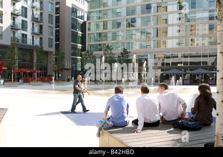 Zentrale Piazza Thehub:mk zentrale Milton Keynes Buckinghamshire Stockfoto