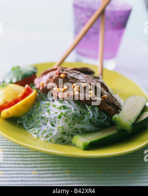 Rindfleisch gebraten mit chinesischen Nudeln Stockfoto