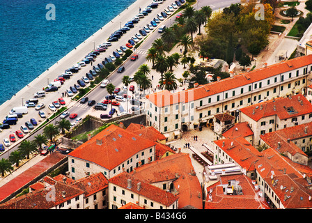 Blick auf die Altstadt von Kotor von der alten Befestigungsanlagen Stockfoto