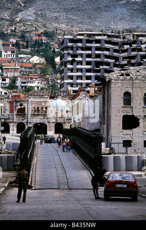 Ereignisse, Bosnienkrieg 1992 - 1995, Kontrollpunkt an der Brücke, 1994, Bürgerkrieg, Jugoslawien, Jugoslawische Kriege, Balkan, Konflikt, Bosnien-Herzegowina, Bosnien - herzegowina, 1990er, 90er, 20. Jahrhundert, historisch, historisch, Menschen, Stockfoto