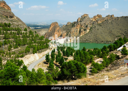 Blick auf den Embalse Del Carcabo. Segura-Fluss, Regionalpark, Murcia, Spanien Stockfoto