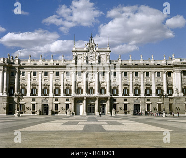 Geographie/Reisen, Spanien, Madrid, der Königspalast (Palacio Real), errichtet 1738 - 1755 AD im Auftrag von König Philipp V., Außenansicht, Plaza Oriente, Architekt: Francisco de Sabatini, Ventura Rodriquez und Juan Bautista Sachetti, offizielle Residenz der spanischen Könige seit 1764 AD, Architektur, Barock, Fassade, Bourbon, Schloss, König, historisch, historische, Alte, Additional-Rights - Clearance-Info - Not-Available Stockfoto