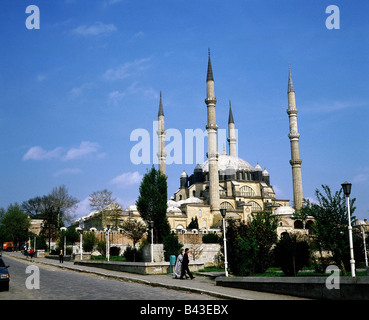 Geographie/Reisen, Türkei, Edirne, Moscheen Selimiye Moschee, erbaut 1569 - 1575, Außenansicht, des Osmanischen Reiches, islamischen, Minarett, Architektur, Street, Paar, Laterne, Additional-Rights - Clearance-Info - Not-Available Stockfoto