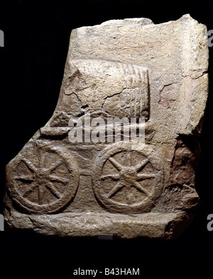 Bildende Kunst, Römische Reich, Relief, Darstellung einer Beförderung, Fragment, Epochen, Römisches Reich, Relief, Hl. Kreuz-Kirche, Augsburg, Deutschland, 2./3. Jahrhunderts, Artist's Urheberrecht nicht gelöscht werden Stockfoto