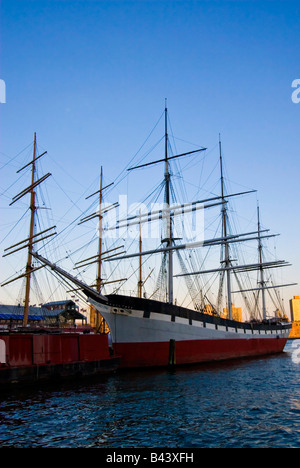 Historischer Großsegler der Peking ist am South Street Seaport in New York gesehen. Stockfoto