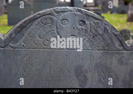 Eine Schädel Grab Marker auf dem Circular Congregational Church Cemetery in Charleston SC Charleston gegründet 1670 Stockfoto