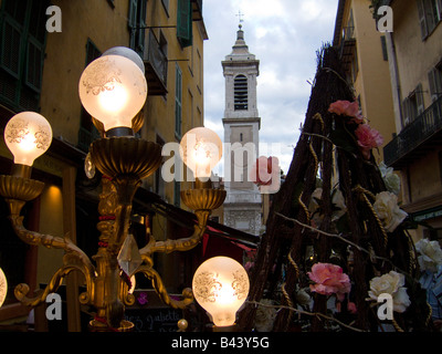 St Réparate Kathedrale Ort Rosseti in der alten Stadt von Nizza Cote D Azure Frankreich Restaurant Lichter schmücken die Szene Stockfoto