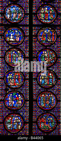 Innenraum der Sainte-Chapelle zeigt Details der mittelalterlichen Glasfenster Platten Paris Frankreich Europa EU Stockfoto