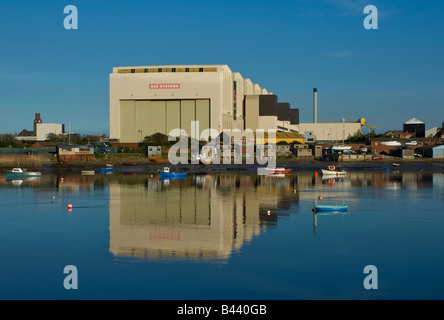 Suche über Walney Kanal von Walney Insel bis der große u-Boot-Werft von BAE Systems, Furness, Cumbria, UK Stockfoto