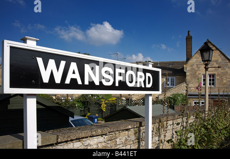 Das Plattform-Zeichen für Wansford Nene Valley Railway Station Stockfoto