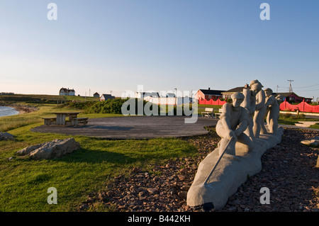 Îles De La Madeleine Quebec Port des Etang du Nord berühmte Fischer-Statue des Bildhauers Langevin Stockfoto