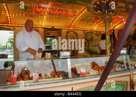 Marktstand verkaufen Pfannkuchen und Crepes im Freizeitpark Efteling Kaatsheuvel Niederlande Stockfoto