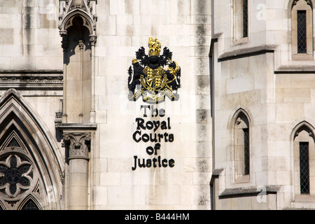 Die Royal Courts of Justice, gemeinhin als Justizpalast Stadt London England uk gb Stockfoto