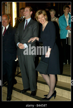 Prinz Edward Earl of Wessex im März 2003 mit Sophie Rhys-Jones die Gräfin von Wessex Sophie Wessex kommt in Richmond Stockfoto