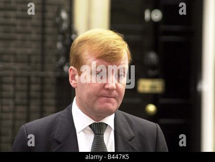 Premierminister Tony Blair trafen sich die Staats-und Regierungschefs aus der Opposition an Nr. 10 heute über die Irak-Situation zu sprechen und die Commons erinnern an Charles Kennedy verlässt nach treffen 2002 Stockfoto