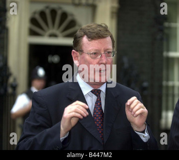 Premierminister Tony Blair trafen sich die Staats-und Regierungschefs aus der Opposition an Nr. 10 heute über die Irak-Situation zu sprechen und die Commons erinnern David Trimble kamen zwischen den Sitzungen 2002 Stockfoto