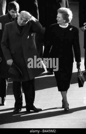 Margaret Thatcher trifft Präsident Mikhail Gorbachev an RAF base Brize Norton Dez 1987 Stockfoto